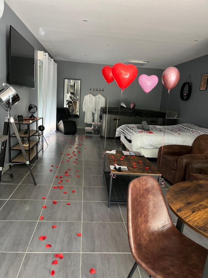 Love Room - La Parenthese Saint-Bauzille-de-la-Sylve Ngoại thất bức ảnh
